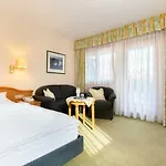 Landgasthof Hirsch Hotel 3*