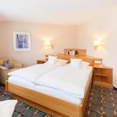 Hotel Landgasthof Hirsch 3*