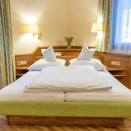 Hotel Landgasthof Hirsch 3*