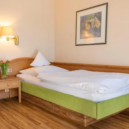Hotel Landgasthof Hirsch 3*