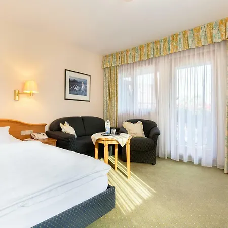 Landgasthof Hirsch 호텔 3*
