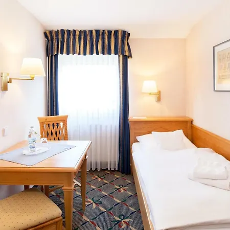 Hotel Landgasthof Hirsch 3*